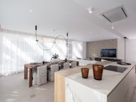 Penthouse for sale in Benahavis