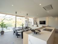 Penthouse for sale in Benahavis