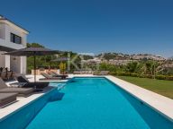 Villa en venta en Los Almendros, Benahavis