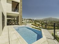 Villa for sale in La Alqueria, Benahavis