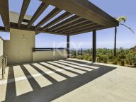 Villa for sale in La Alqueria, Benahavis