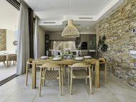 Villa for sale in La Alqueria, Benahavis