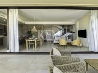 Villa for sale in La Alqueria, Benahavis