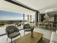 Villa for sale in La Alqueria, Benahavis