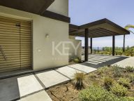 Villa for sale in La Alqueria, Benahavis