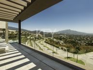 Villa for sale in La Alqueria, Benahavis