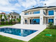 Villa for sale in Los Flamingos, Benahavis