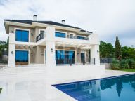 Villa for sale in Los Flamingos, Benahavis