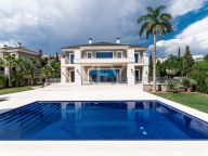 Villa for sale in Los Flamingos, Benahavis