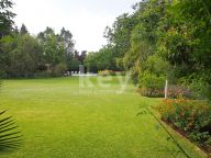 Villa for sale in Marbella Golden Mile