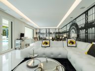Villa for sale in Nueva Andalucia