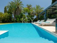 Villa for sale in Nueva Andalucia