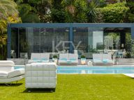 Villa for sale in Nueva Andalucia