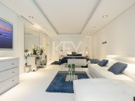 Villa for sale in Nueva Andalucia