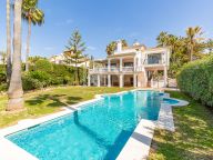 Villa for sale in Marbella East