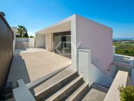 Villa for sale in Marbella East