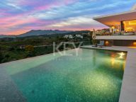 Villa for sale in Marbella East