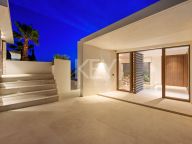 Villa for sale in Marbella East