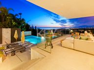 Villa for sale in Marbella East