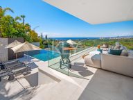 Villa for sale in Marbella East