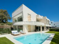 Вилла на продажу в La Cerquilla, Новая Андалусия