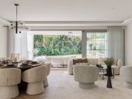 Villa for sale in Los Arqueros, Benahavis