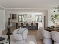 Villa for sale in Los Arqueros, Benahavis