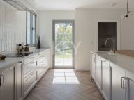 Villa for sale in Los Arqueros, Benahavis