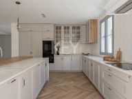 Вилла на продажу в Los Arqueros, Бенахавис