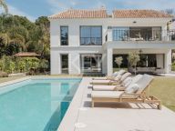 Villa for sale in Los Arqueros, Benahavis