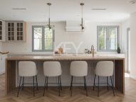 Villa for sale in Los Arqueros, Benahavis