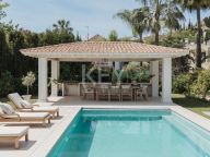 Villa for sale in Los Arqueros, Benahavis