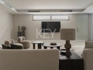 Villa for sale in Los Arqueros, Benahavis