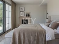 Villa for sale in Los Arqueros, Benahavis