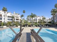 Apartamento en venta en Bahía del Velerín, Estepona