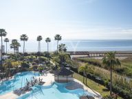 Apartamento en venta en Bahía del Velerín, Estepona