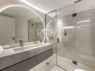 Apartamento en venta en Bahía del Velerín, Estepona