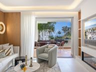 Apartamento en venta en Bahía del Velerín, Estepona
