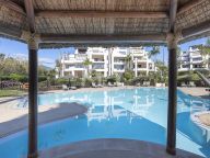 Apartamento en venta en Bahía del Velerín, Estepona