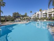 Apartamento en venta en Bahía del Velerín, Estepona