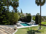 Вилла на продажу в Altos del Paraiso, Бенахавис