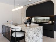 Вилла на продажу в Altos del Paraiso, Бенахавис