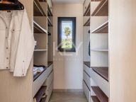 Вилла на продажу в Altos del Paraiso, Бенахавис