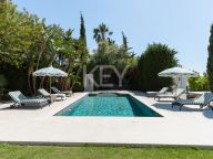 Вилла на продажу в Altos del Paraiso, Бенахавис