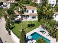 Вилла на продажу в Altos del Paraiso, Бенахавис