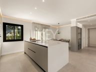 Apartamento en venta en Jardines de Andalucia, Nueva Andalucia