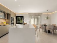 Apartamento en venta en Jardines de Andalucia, Nueva Andalucia