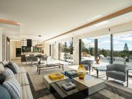 Villa for sale in Marbella Hill Club, Marbella Golden Mile