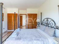 Villa for sale in Benahavis