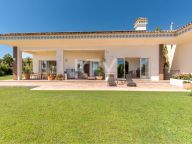Villa for sale in Benahavis